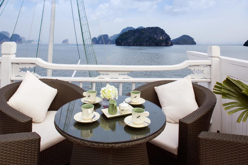 Aphrodite Cruise Hạ Long Exterior foto